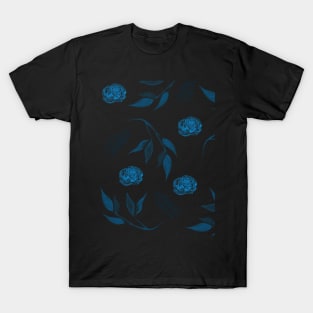 Blue roses and leaves pattern T-Shirt